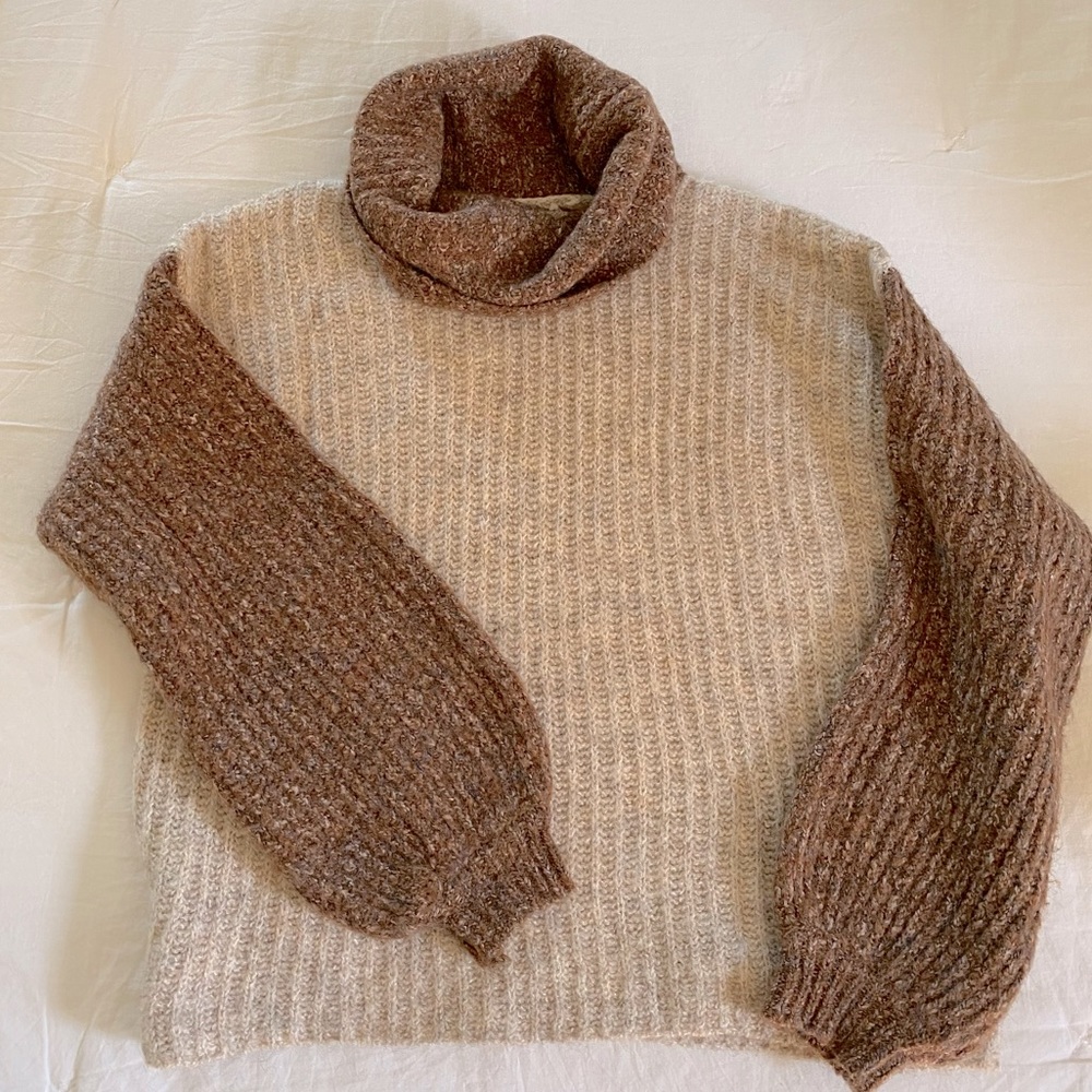 CHUNKY KNIT SWEATER | Boxy Fit Cowlneck
